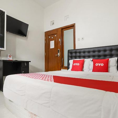 Super Oyo 3838 Tamansari Guest House Solo Kültér fotó
