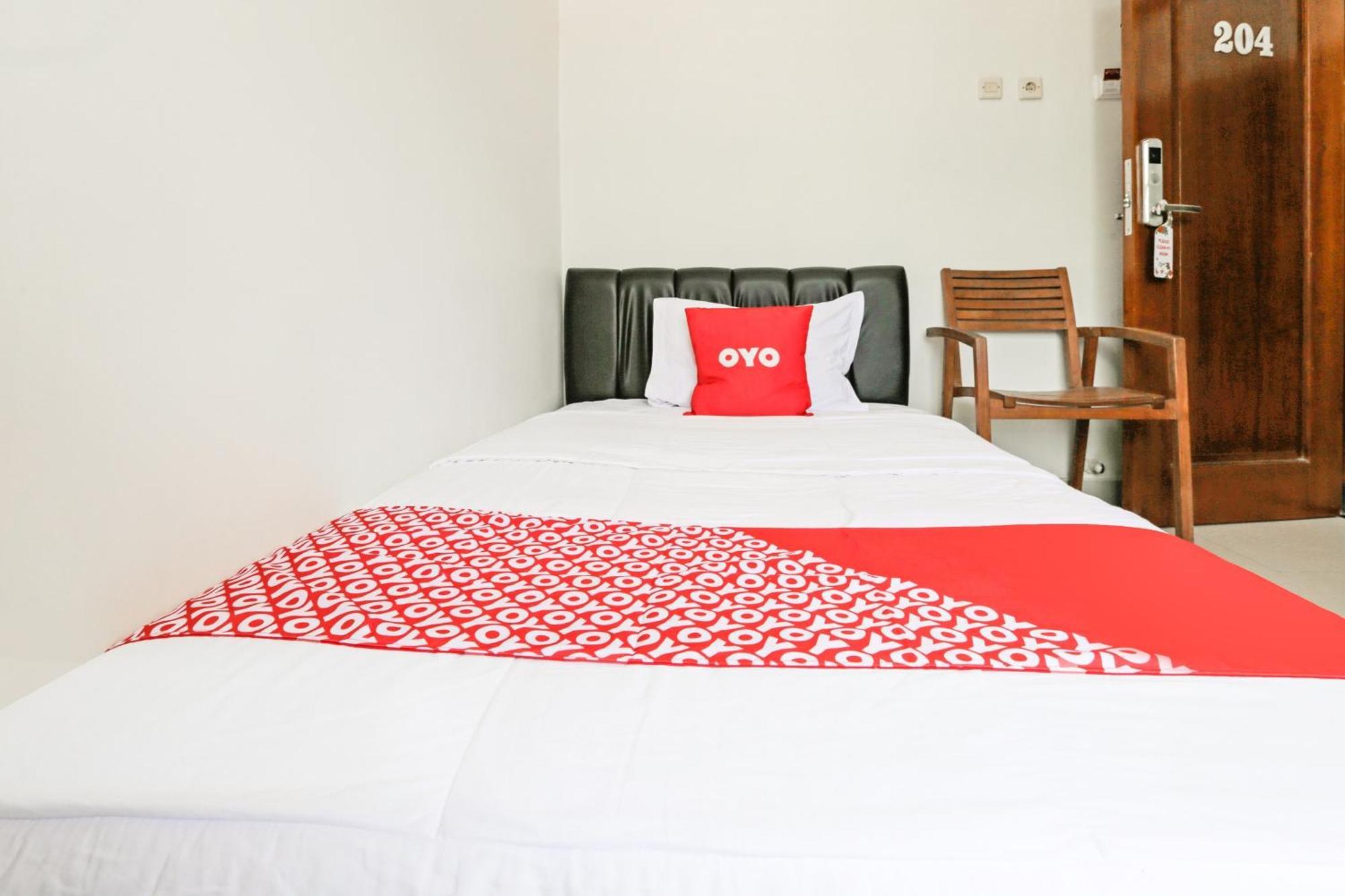 Super Oyo 3838 Tamansari Guest House Solo Kültér fotó
